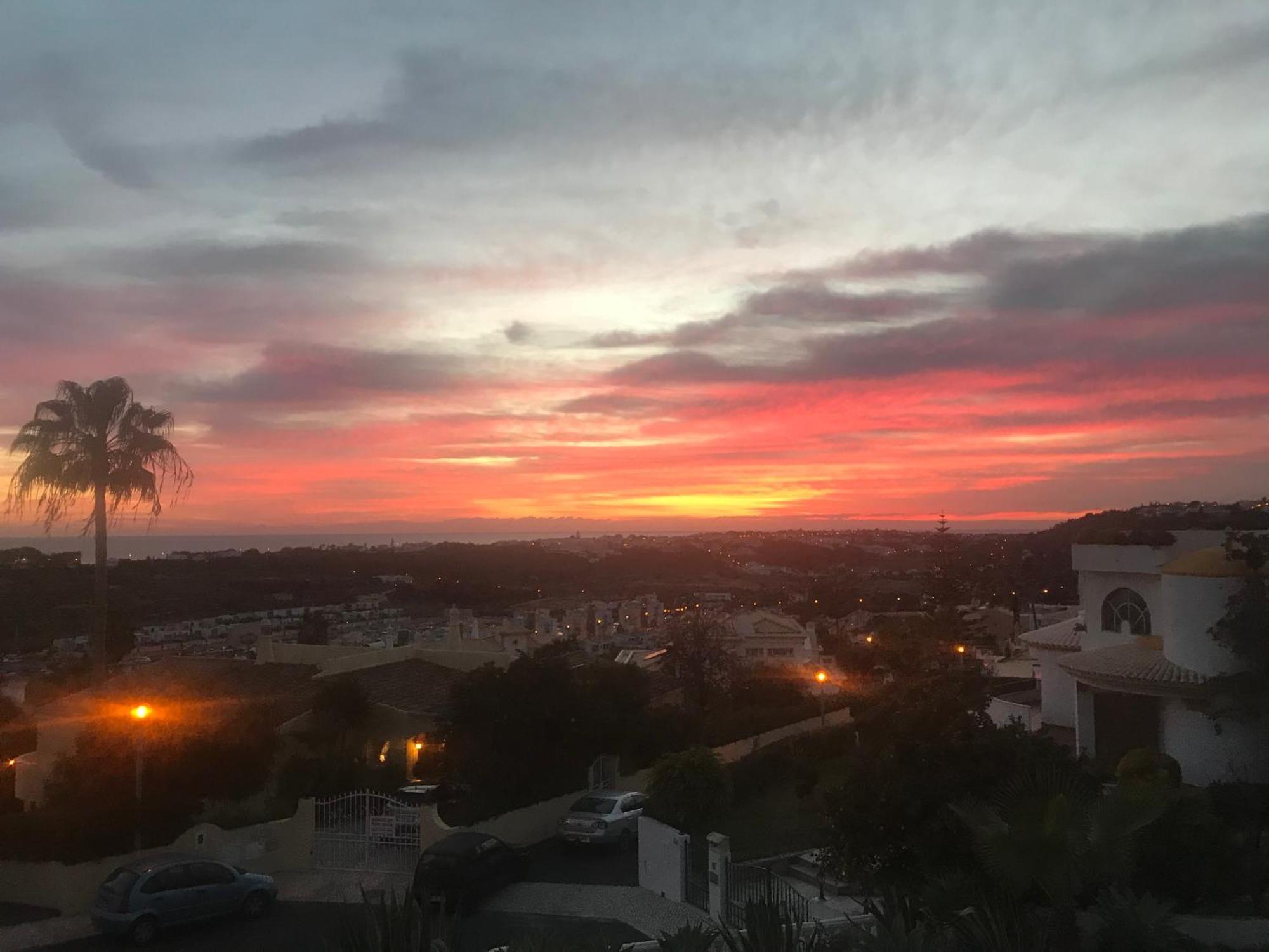 Villa Corniche, Privee, 4 Suites, Vue Mer, Piscine Au Sel, Chauffee Et Couverte Albufeira