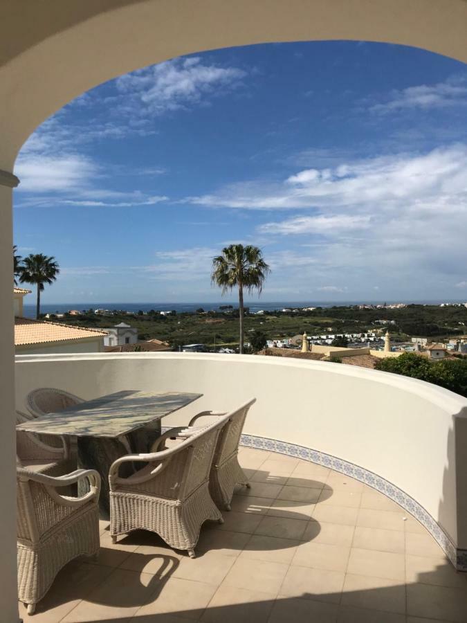 Corniche, Privée, 4 Suites, Vue Mer, Piscine Au Sel, Chauffée Et Couverte * Albufeira