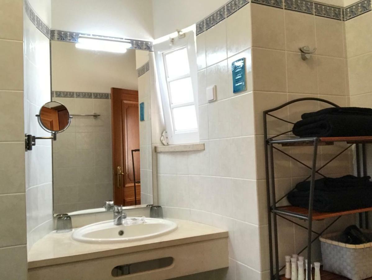 Corniche, Privée, 4 Suites, Vue Mer, Piscine Au Sel, Chauffée Et Couverte *